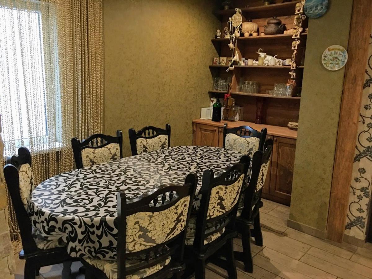 Затишний Міні-Готель "Rosky" Yasinya Exterior foto