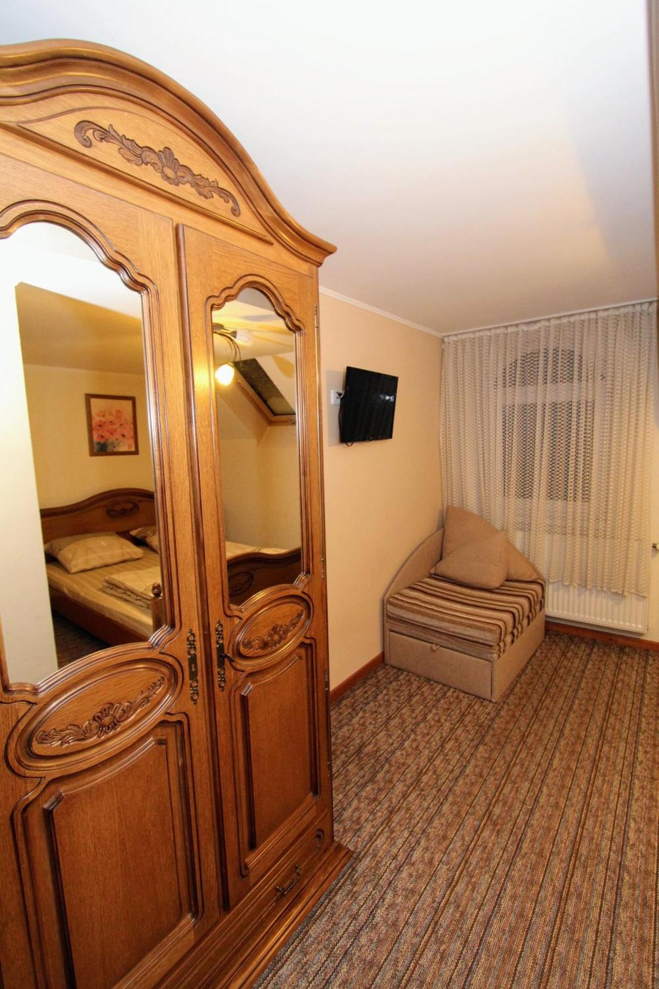 Затишний Міні-Готель "Rosky" Yasinya Habitación foto