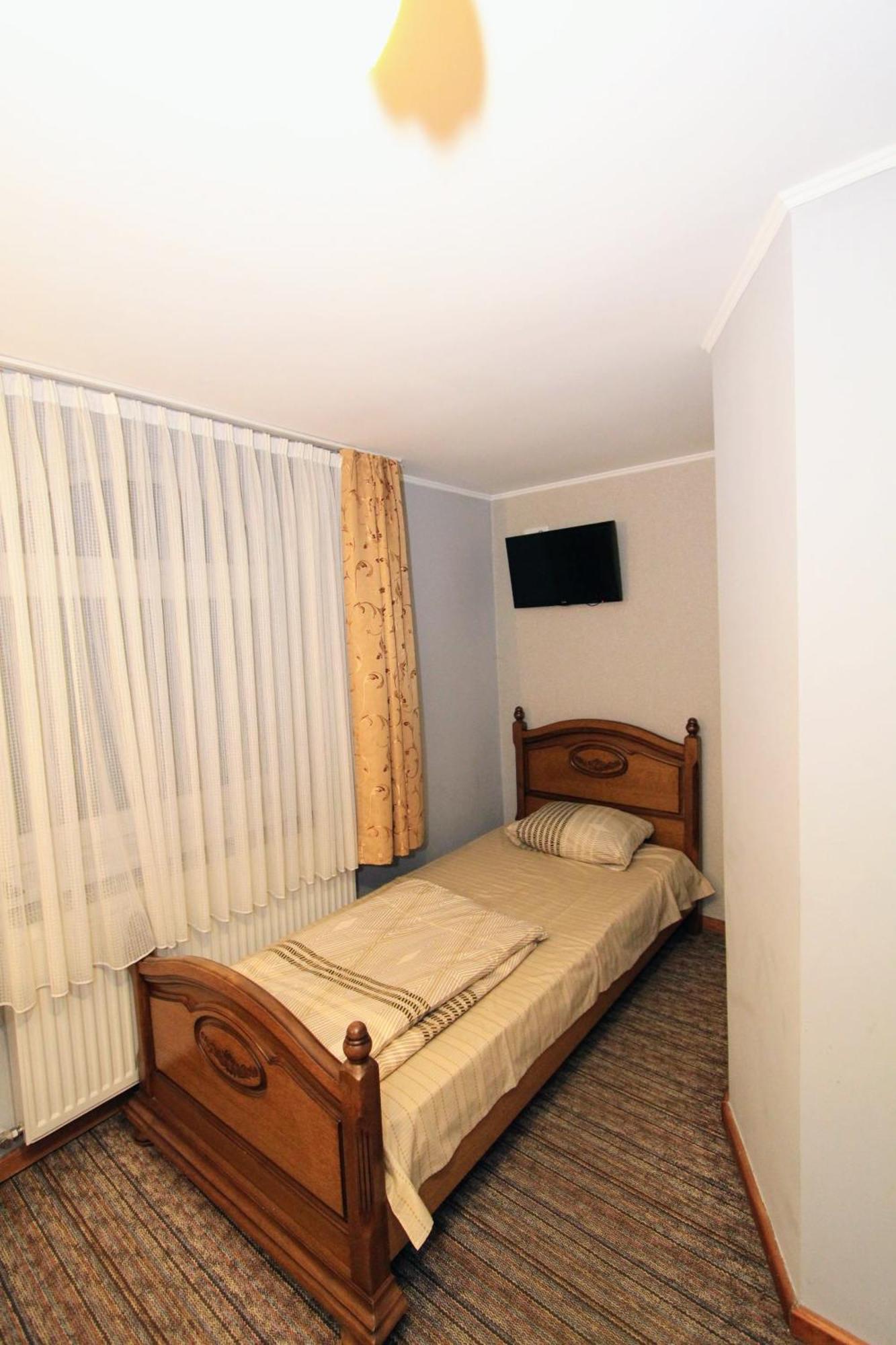Затишний Міні-Готель "Rosky" Yasinya Habitación foto