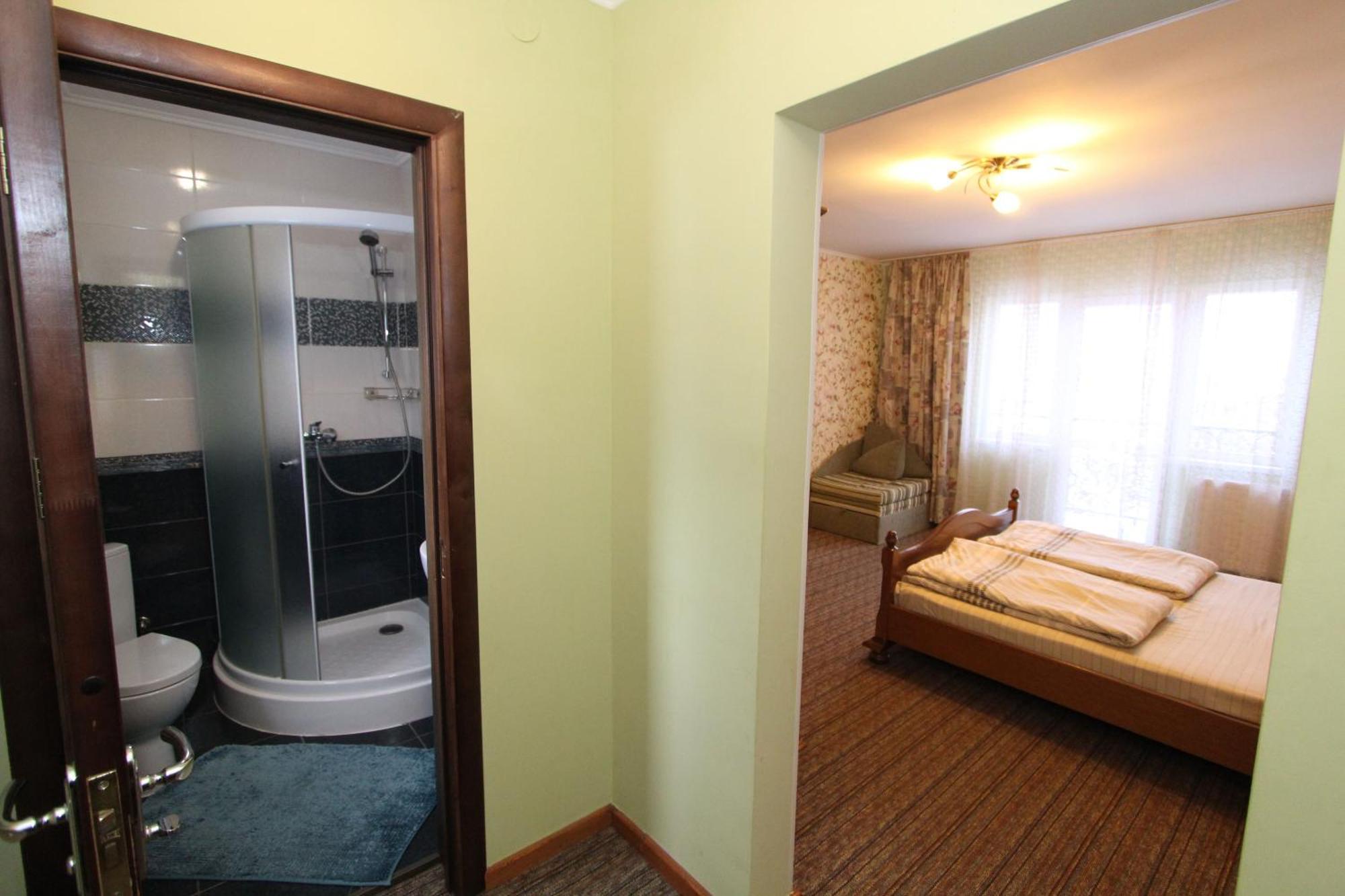 Затишний Міні-Готель "Rosky" Yasinya Habitación foto